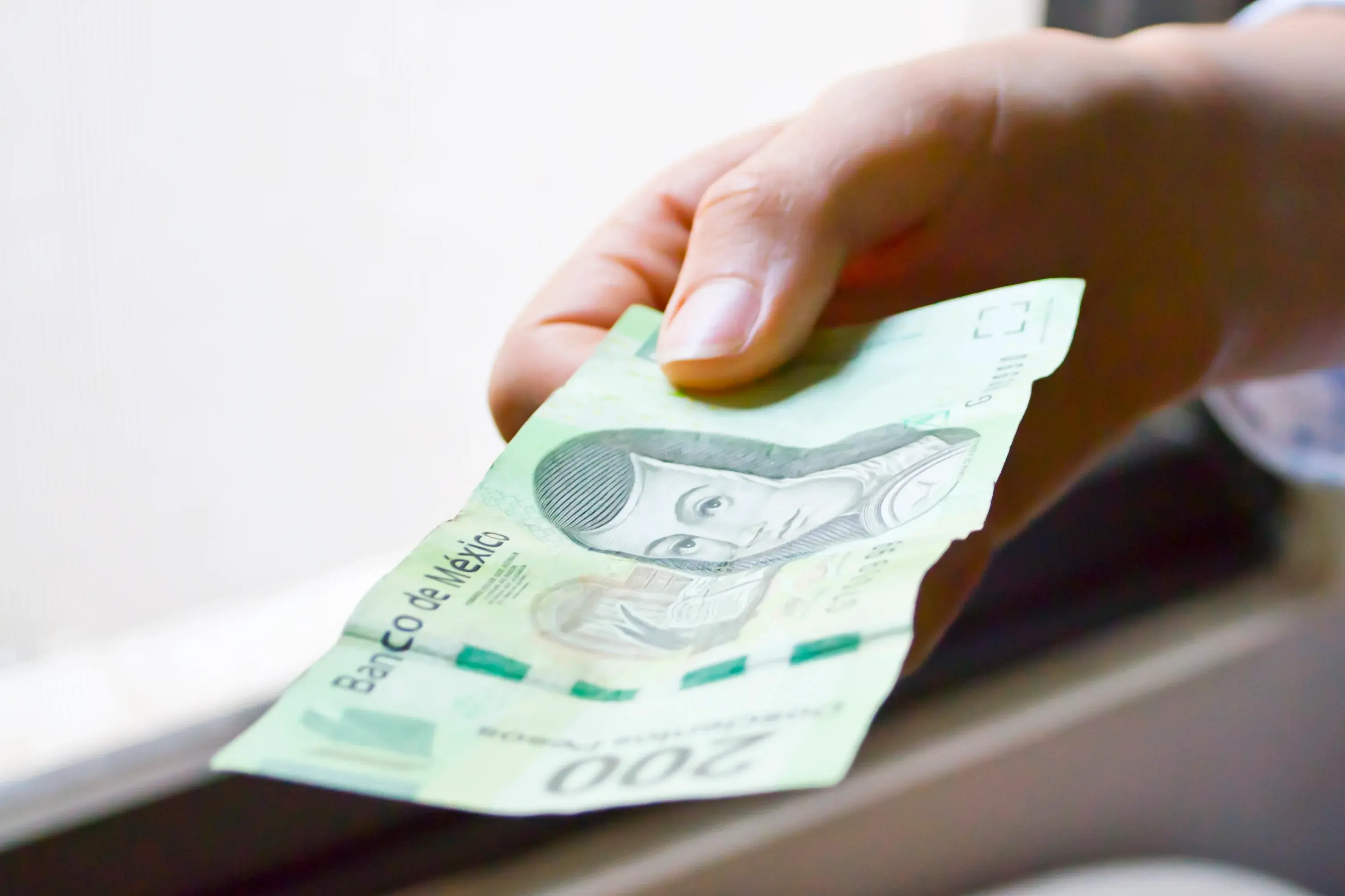 billete de 200 pesos mexicanos para test de finanzas personales